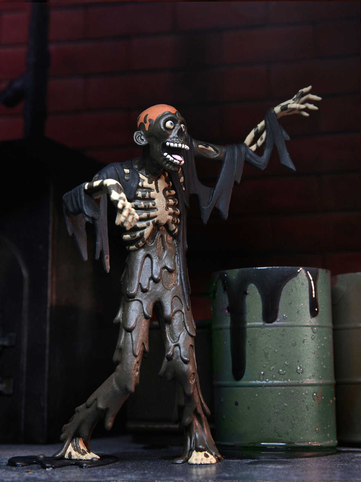 RETURN OF THE LIVING DEAD TOONY TERRORS TARMAN 6" SCALE FIG - Side
