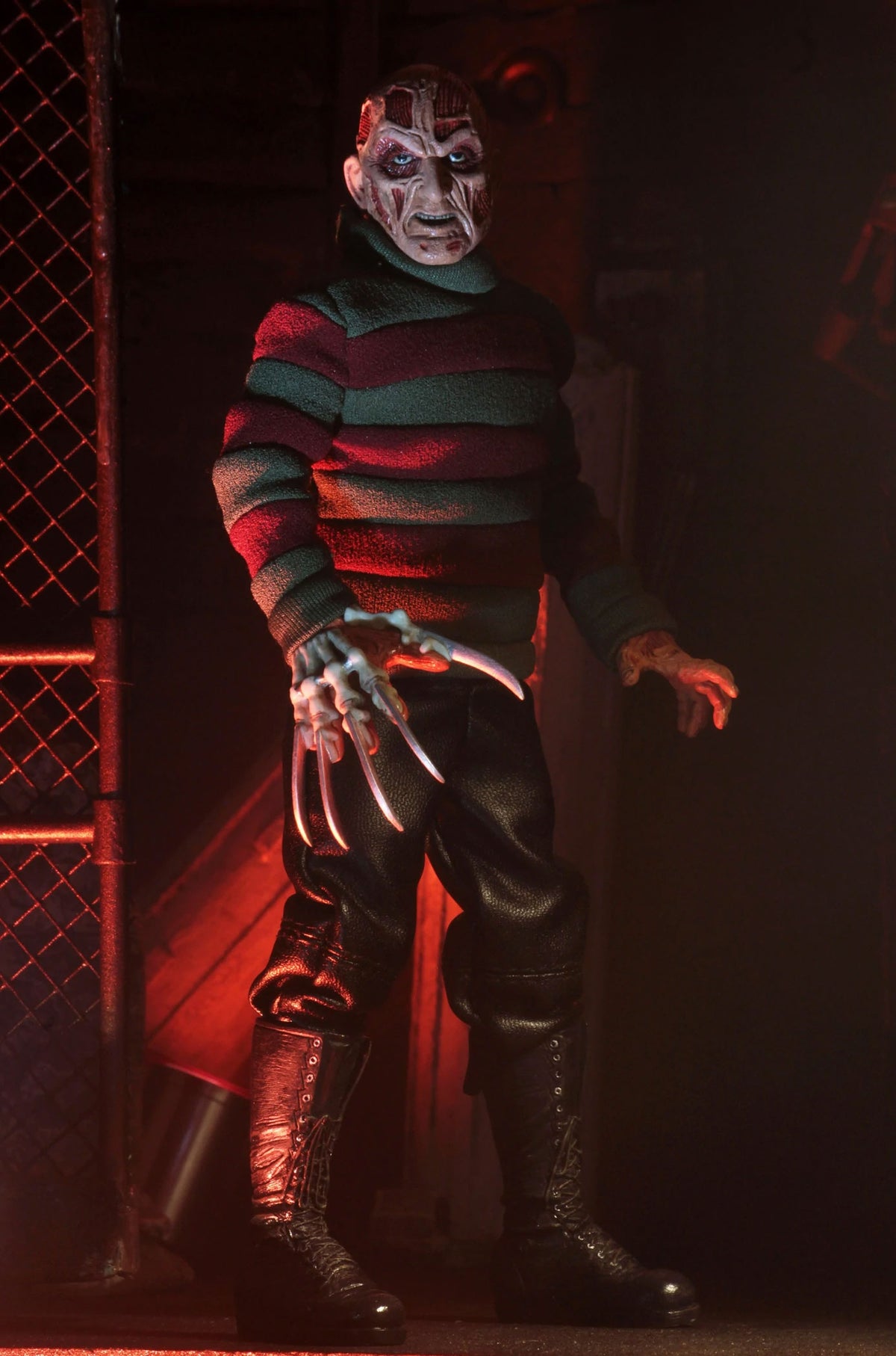 NIGHTMARE ON ELM STREET - FREDDY 8" CLOTHED FIGURE - Side