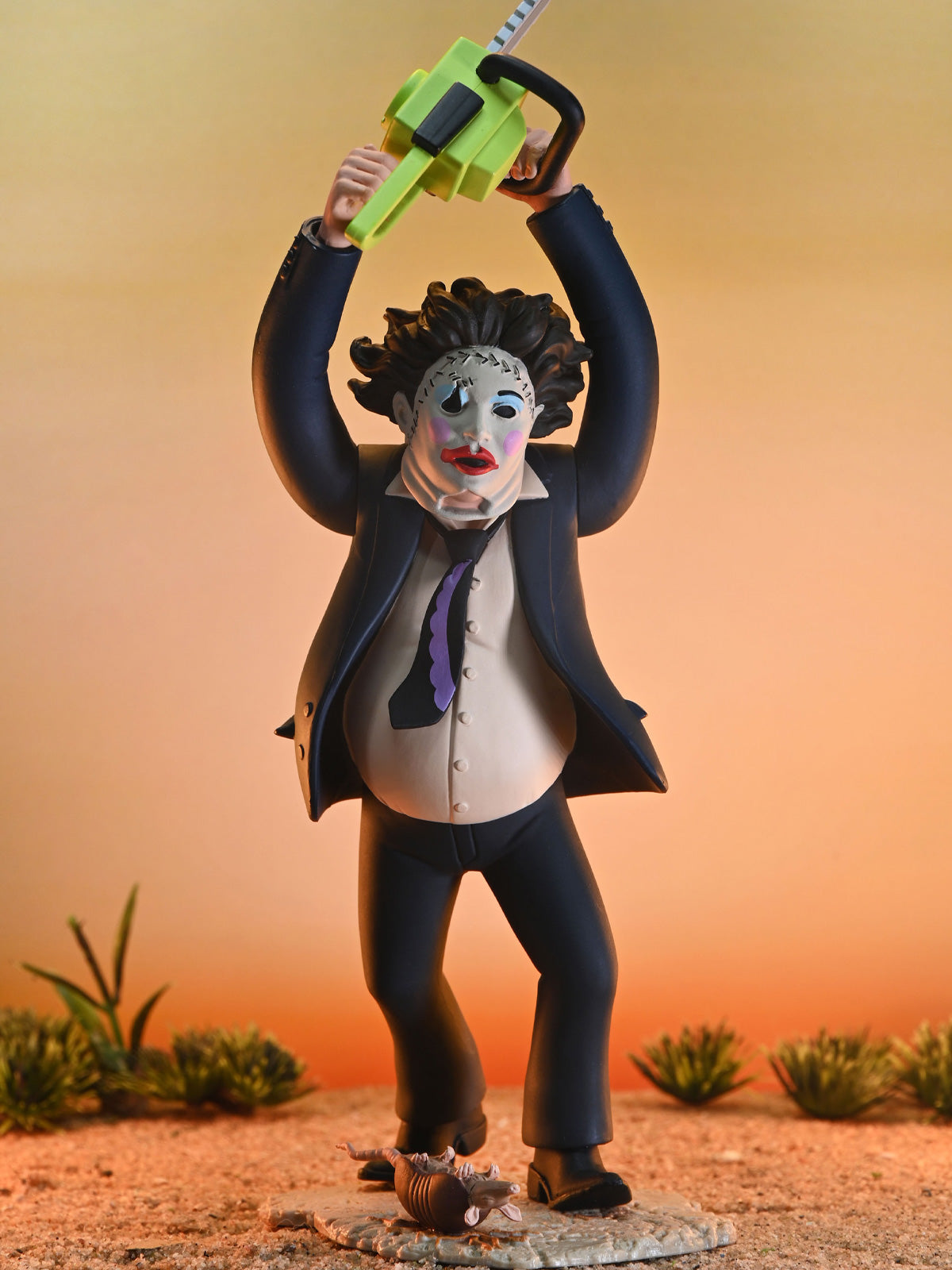 TEXAS CHAINSAW MASSACRE - TOONY TERRORS 50TH ANNIV. PRETTY WOMAN LEATHERFACE- 6" SCALE ACTION FIGURE - Side