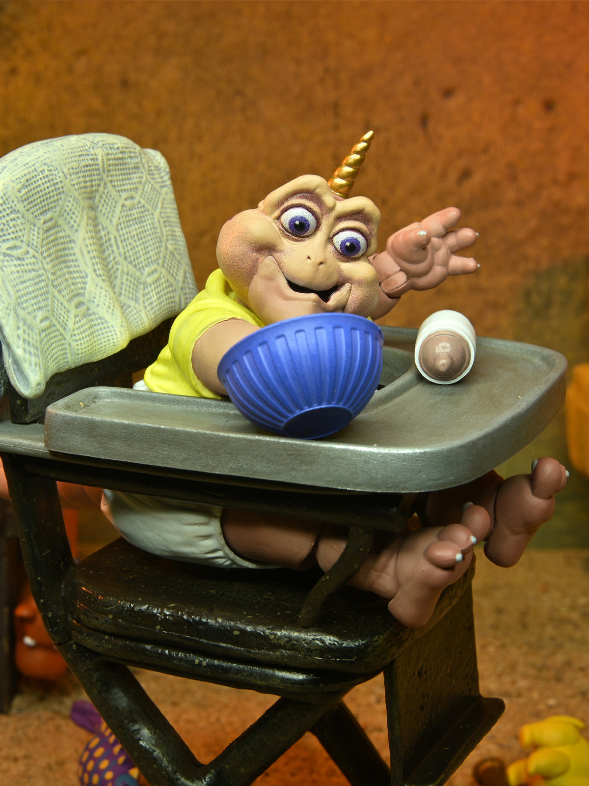 DINOSAURS ULTIMATE BABY SINCLAIR 7" SCALE ACTION FIGURE - Side