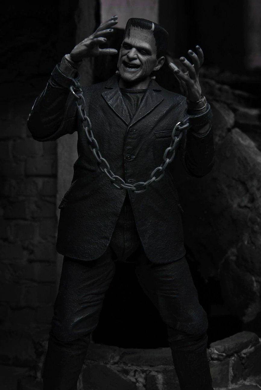 FRANKENSTEIN'S MONSTER - UNIVERSAL 7" SCALE ACTION FIGURE - Side
