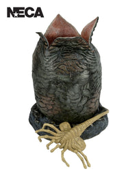 ALIEN LIFE-SIZE EGG AND FACEHUGGER FOAM REPLICA - Front
