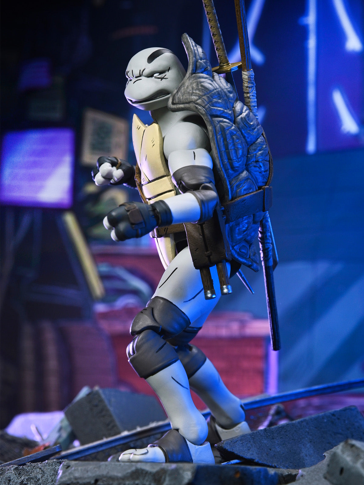 TMNT (THE LAST RONIN) ULTIMATE UNO (RE-EVOLUTION) - 7" SCALE ACTION FIGURE - Side
