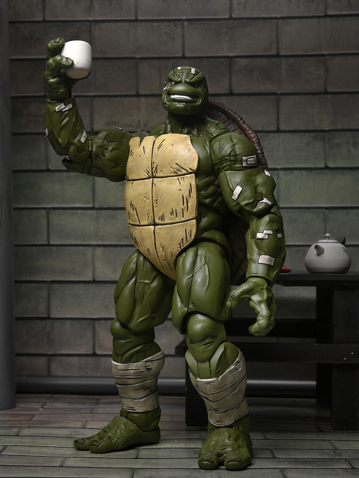 TMNT THE LAST RONIN - BATTLE DAMAGED RONIN - 7" SCALE ACTION FIGURE - Side