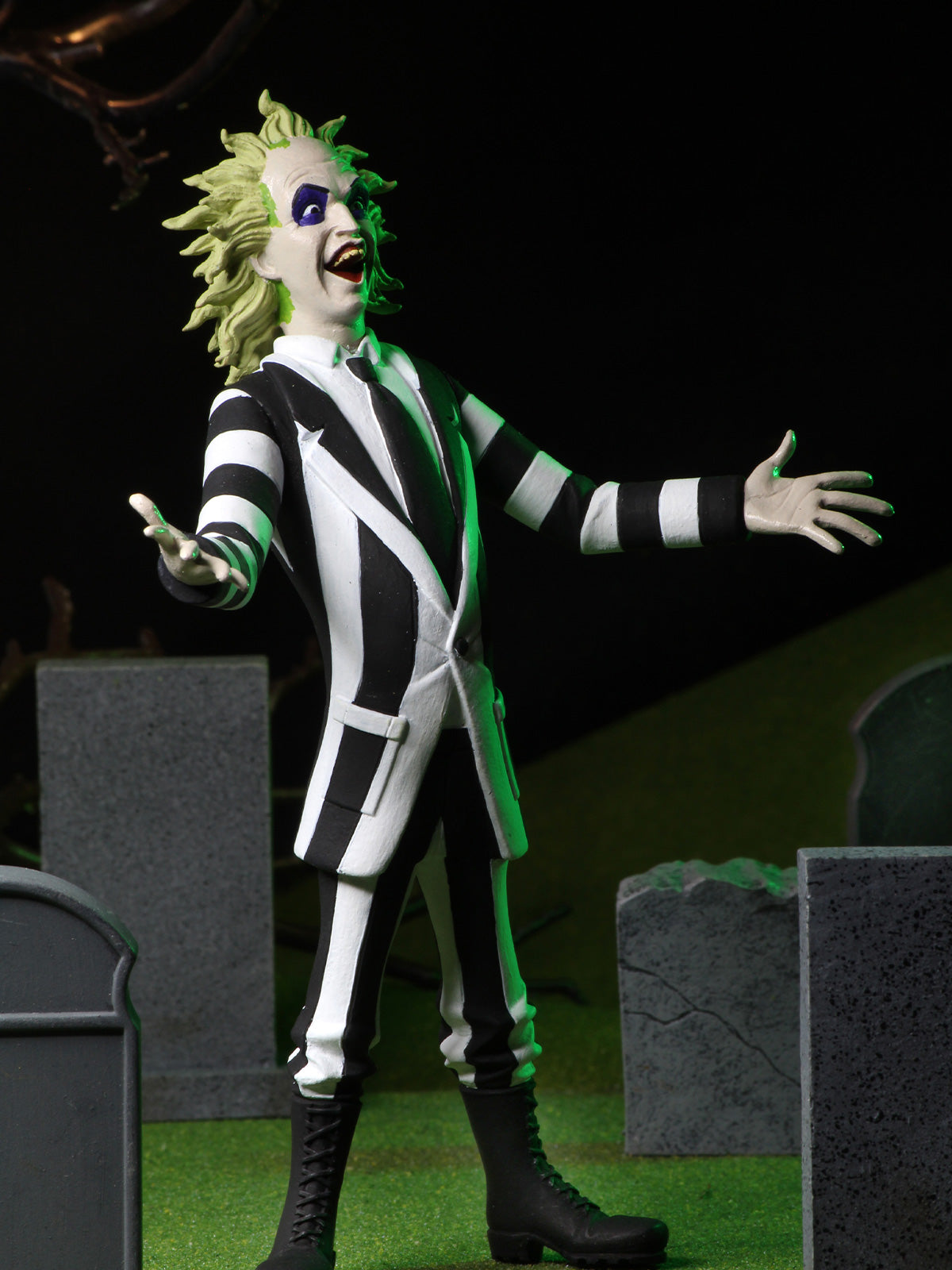 BEETLEJUICE (1988) - BEETLEJUICE TOONY TERRORS - 6" SCALE ACTION FIGURE - Side