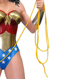 WONDER WOMAN STATUE  - COLLECTOR'S ITEM - Side