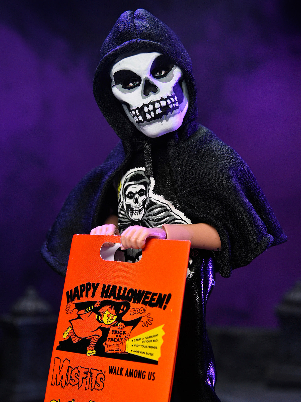 BEN COOPER X MISFITS 6" CLOTHED FIGURE - THE FIEND COSTUME FIGURE - Side