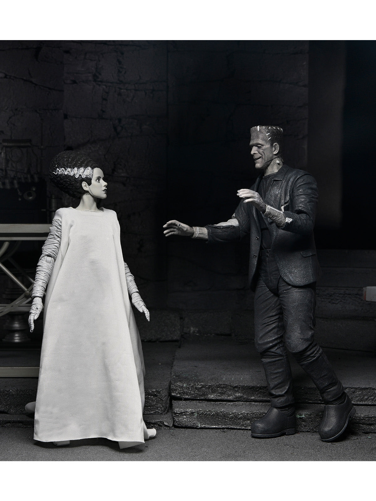UNIVERSAL MONSTERS X BRIDE OF FRANKENSTEIN 90TH ANNIVERSARY - THE MONSTER &amp; HIS MATE 2PK 7" FIGURES (B&amp;W)