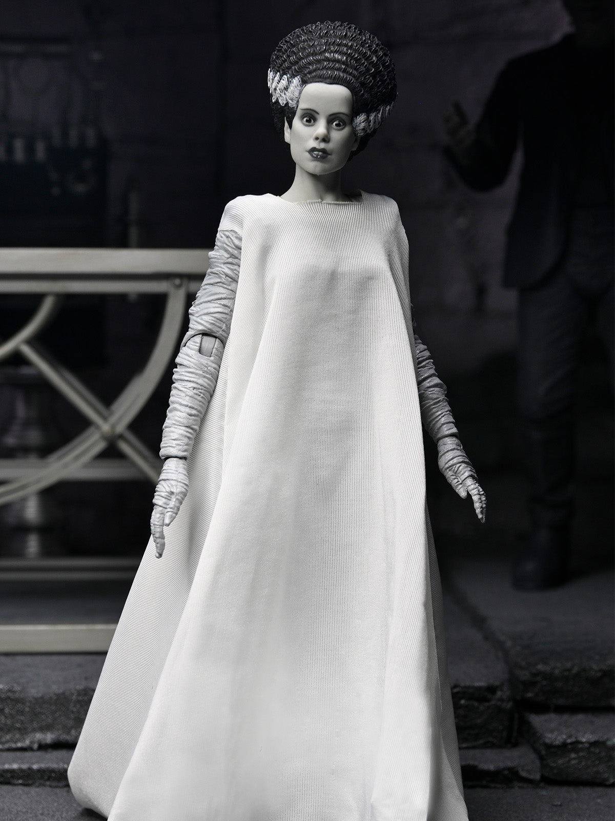 UNIVERSAL MONSTERS X BRIDE OF FRANKENSTEIN 90TH ANNIVERSARY - THE MONSTER &amp; HIS MATE 2PK 7" FIGURES (B&amp;W)