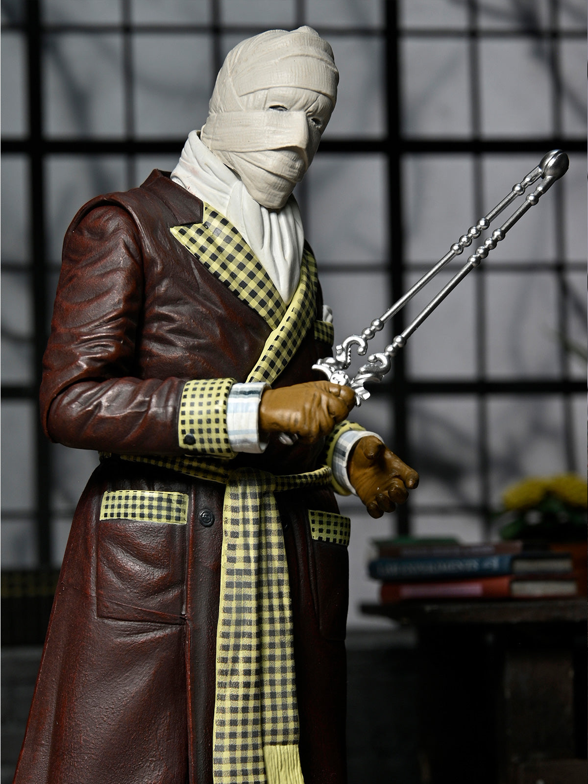 INVISIBLE MAN ULTIMATE UNIVERSAL MONSTERS FIGURE "KEMP HOUSE" (COLOUR) - 7" SCALE ACTION FIGURE