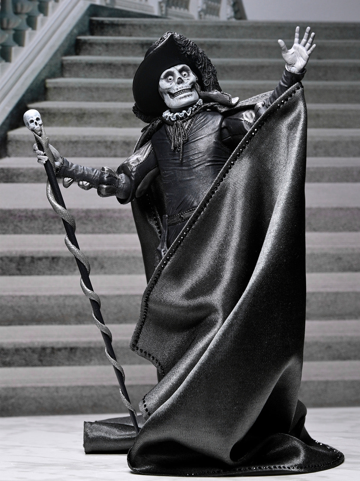PHANTOM OF THE OPERA (1925) ULTIMATE PHANTOM "MASQUE OF THE RED DEATH" - 7" SCALE FIGURE (B&amp;W)