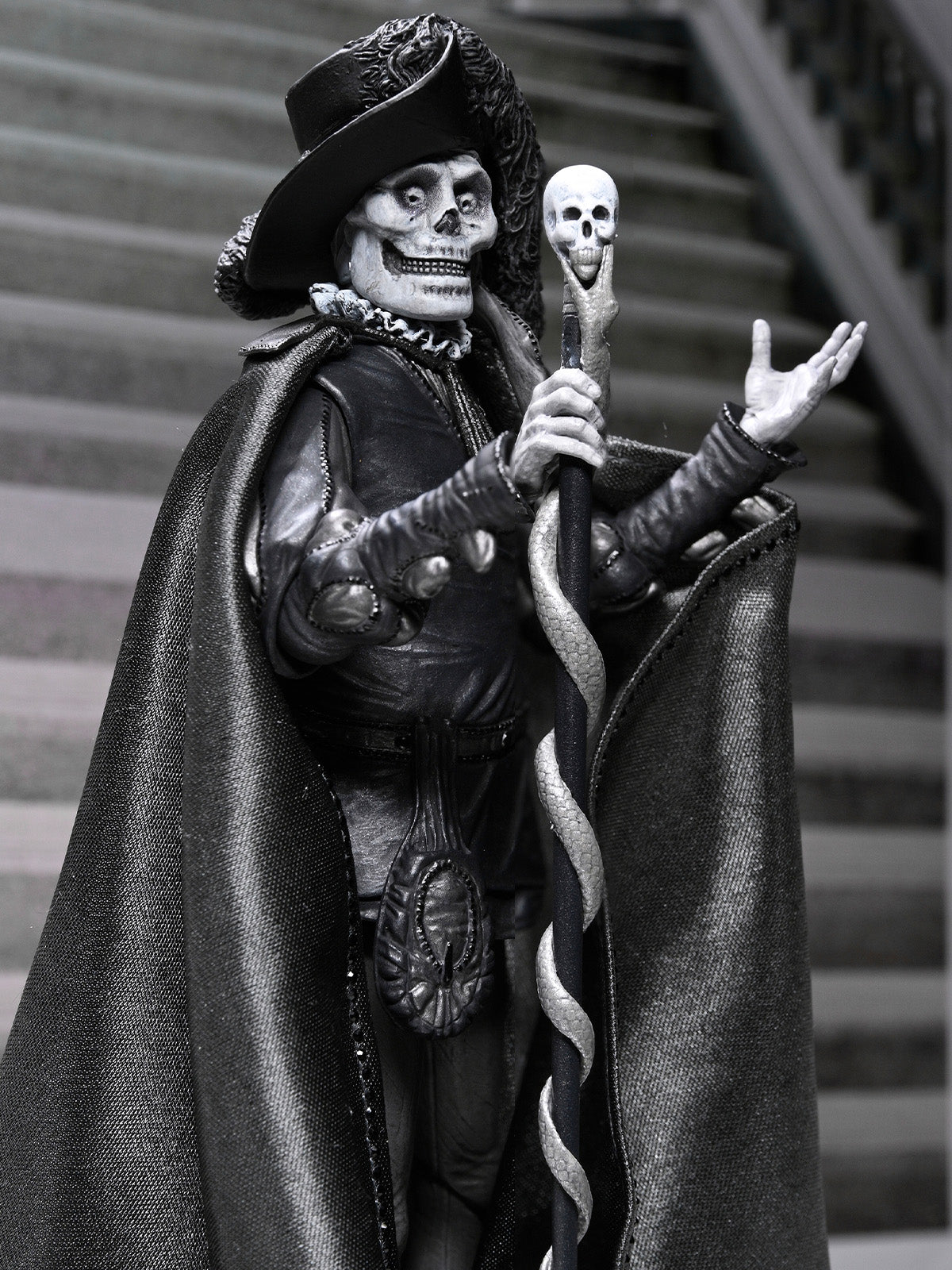 PHANTOM OF THE OPERA (1925) ULTIMATE PHANTOM "MASQUE OF THE RED DEATH" - 7" SCALE FIGURE (B&amp;W)