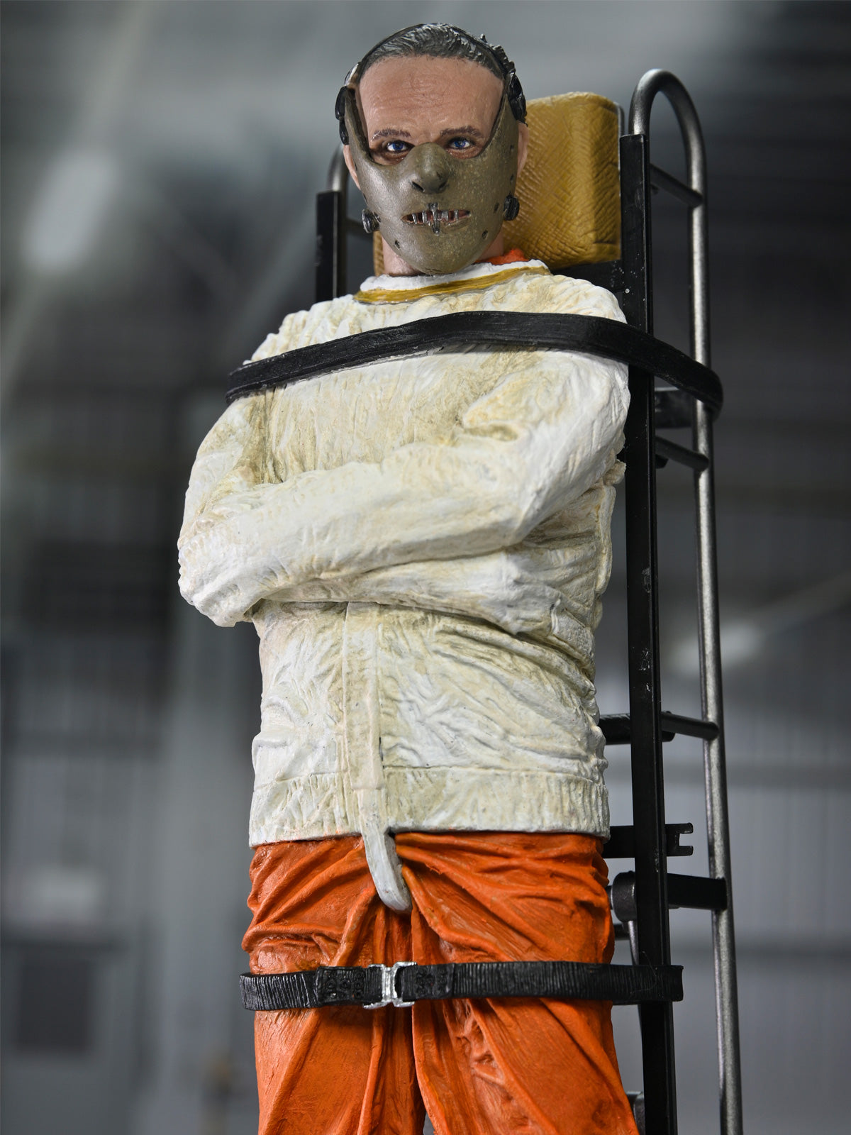 SILENCE OF THE LAMBS - DR. HANNIBAL LECTER (MASKED) 7" SCALE ACTION FIGURE