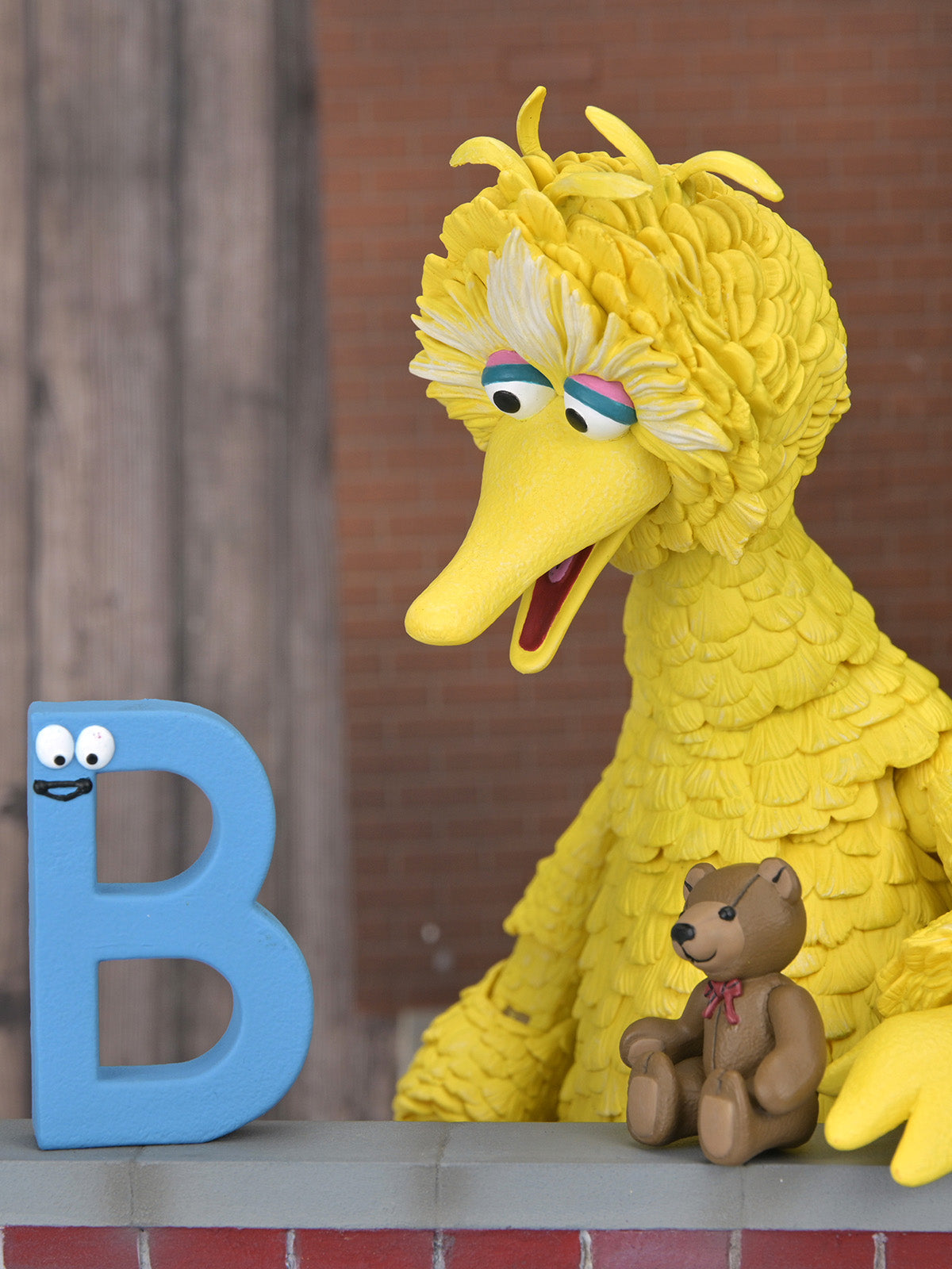 SESAME STREET ULTIMATE BIG BIRD - 7" SCALE ACTION FIGURE