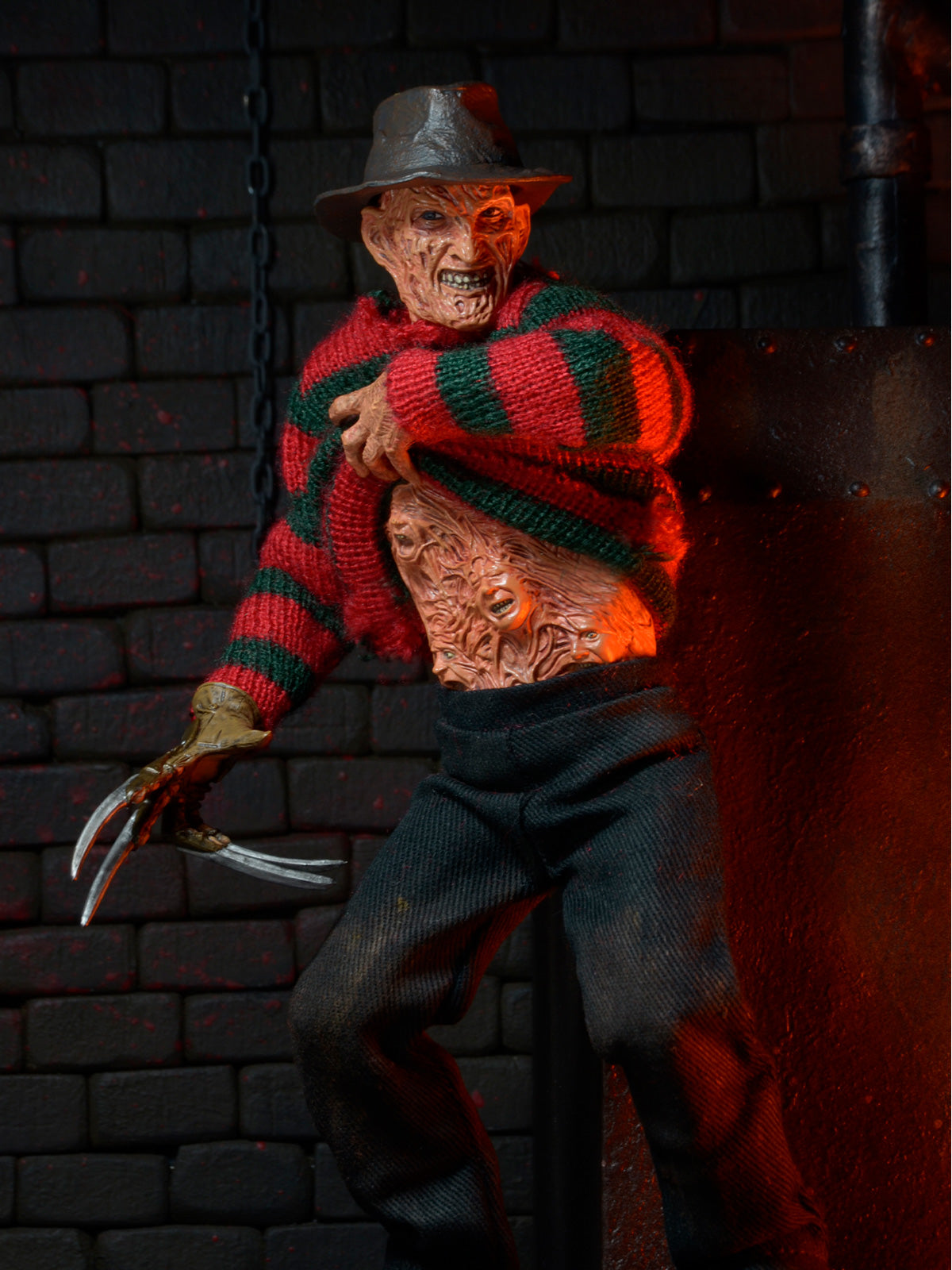 NIGHTMARE ON ELM STREET - DREAM WARRIORS FREDDY - 8" CLOTHED FIGURE - Side