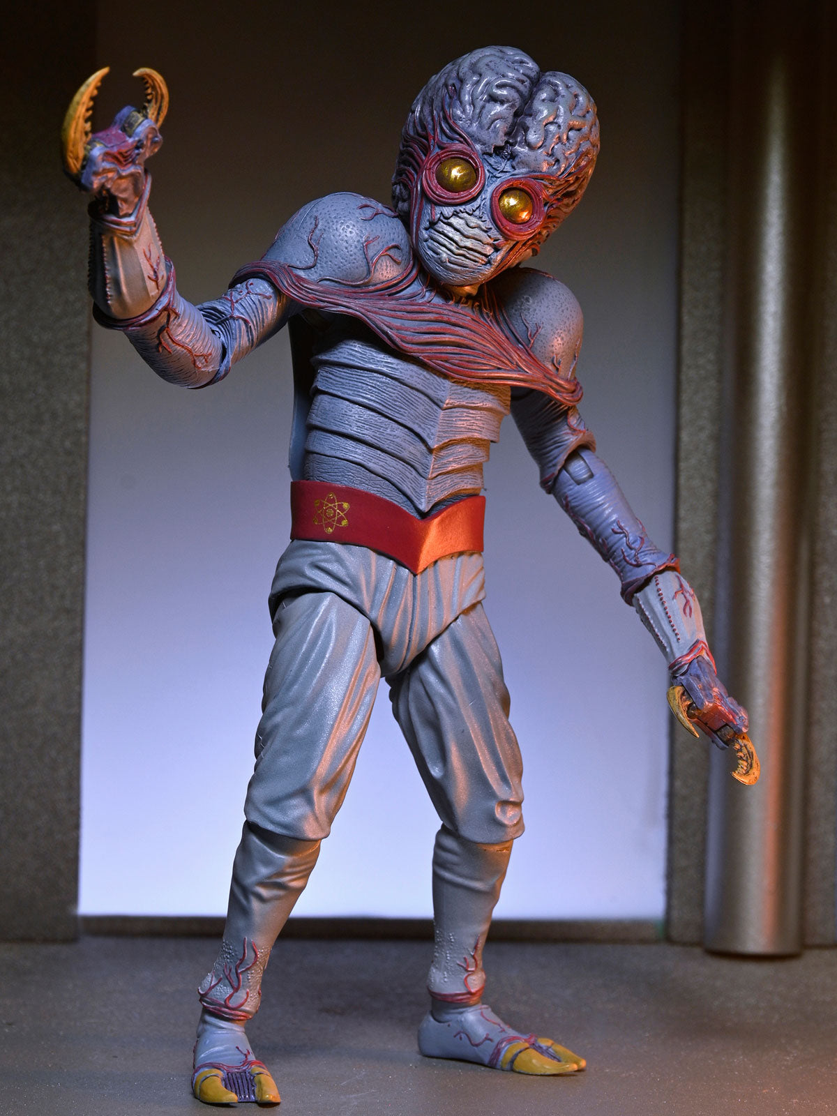 ULTIMATE METALUNA MUTANT - THIS ISLAND EARTH (1955) 7" SCALE ACTION FIGURE - Side