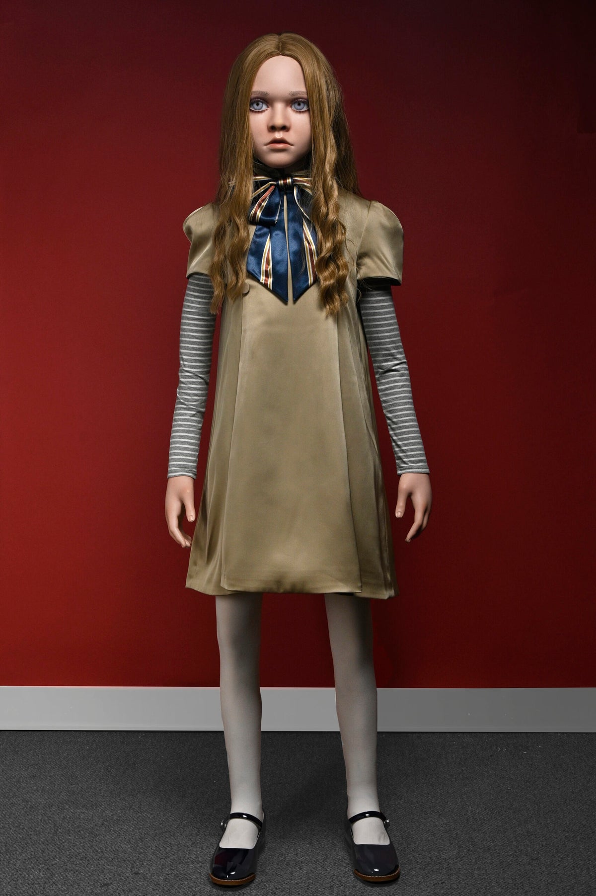M3GAN 1:1 M3GAN REPLICA DOLL - Packaging