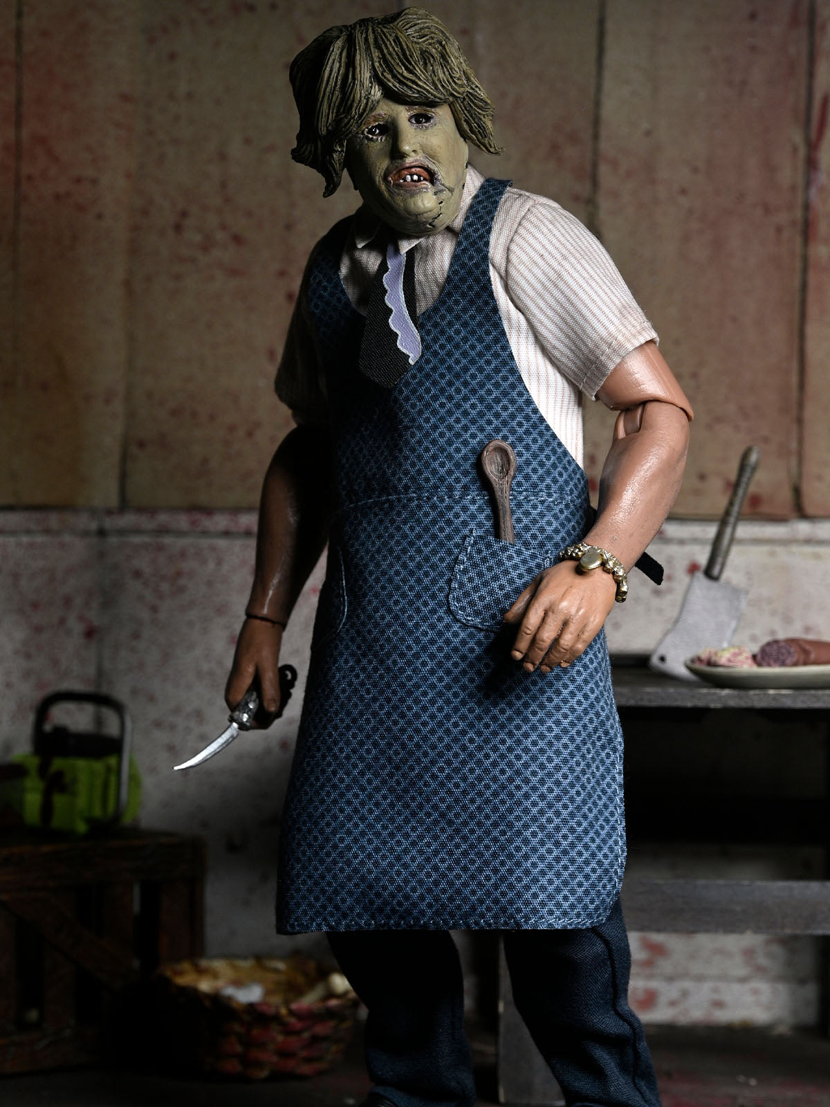 TEXAS CHAINSAW MASSACRE LEATHERFACE WITH OLD LADY MASK - 8" CLOTHED ACTION FIGURE (WINDOW BOX) - Packaging