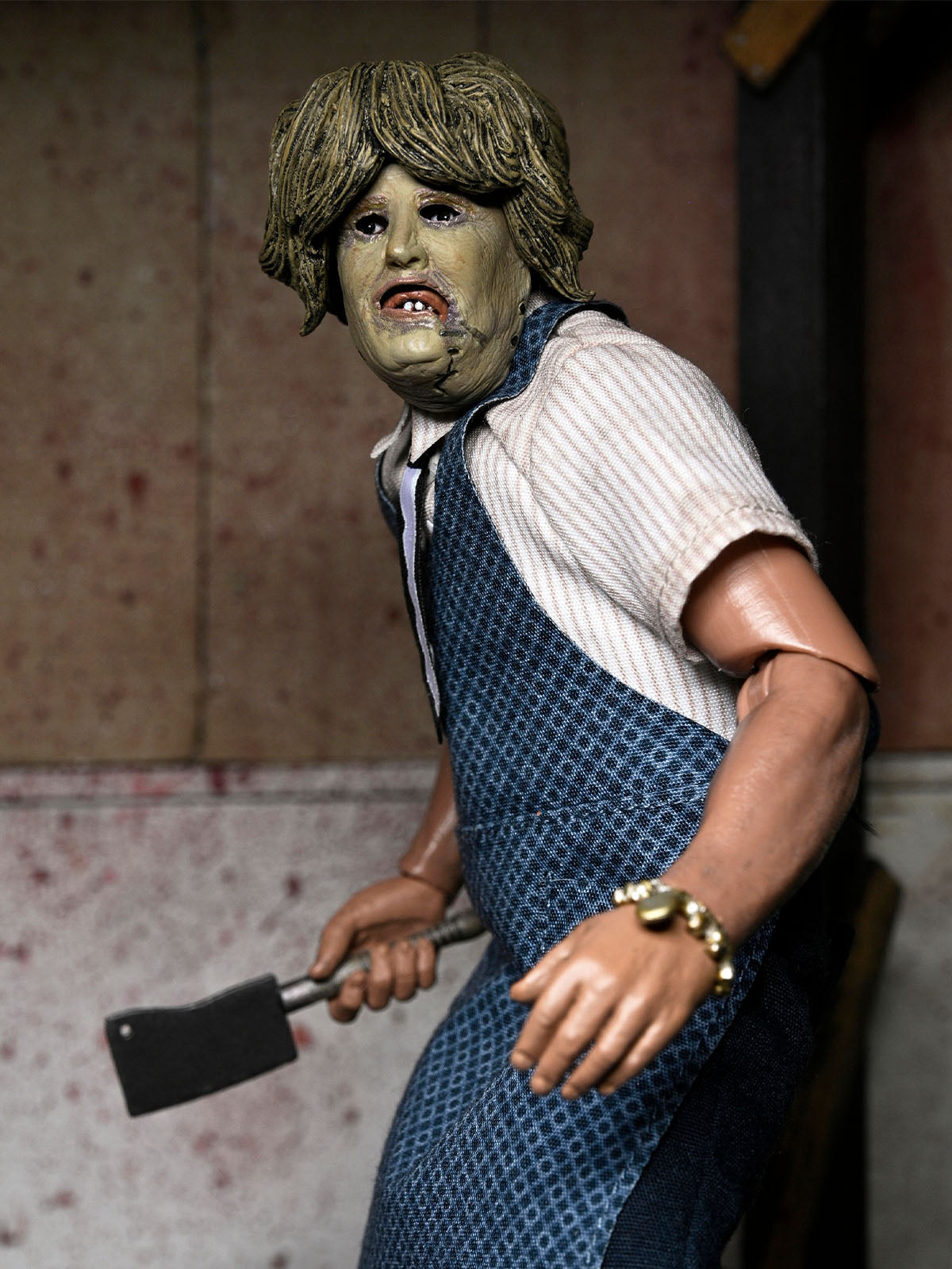 TEXAS CHAINSAW MASSACRE LEATHERFACE WITH OLD LADY MASK - 8" CLOTHED ACTION FIGURE (WINDOW BOX)