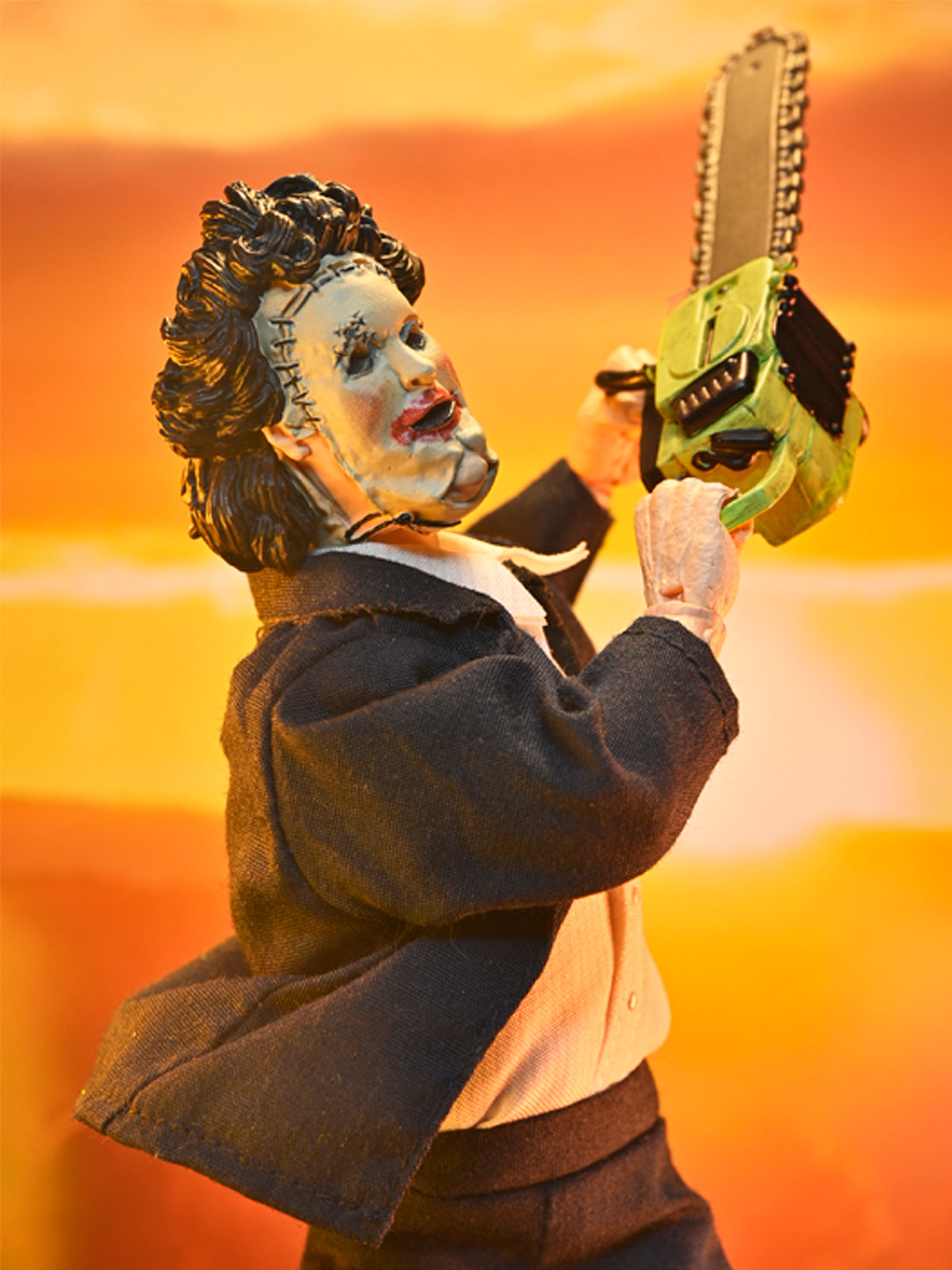 TEXAS CHAINSAW MASSACRE - LEATHERFACE (PRETTY WOMAN MASK) 50TH ANNIVERSARY 8" CLOTHED ACTION FIGURE - Side