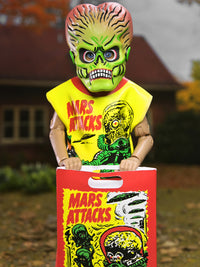BEN COOPER X MARS ATTACKS MARTIAN 6" CLOTHED COSTUME FIGURE - Side