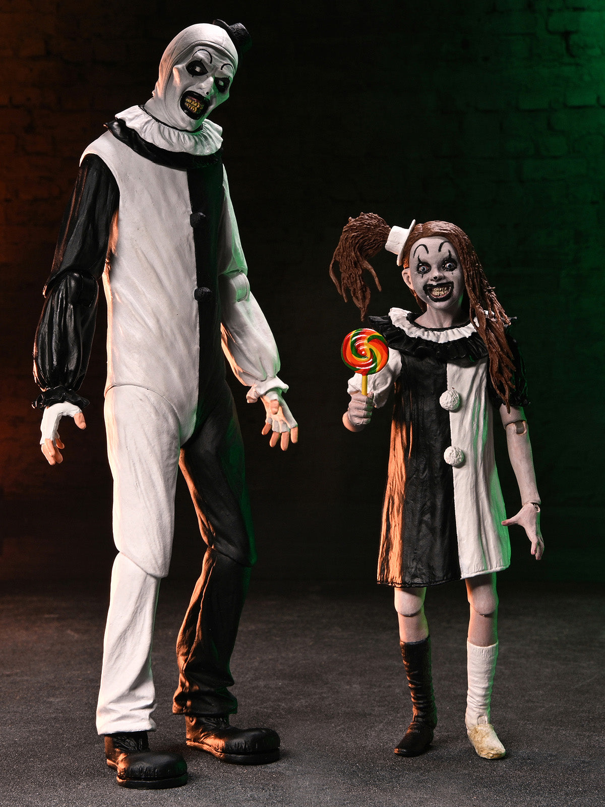TERRIFIER - ULTIMATE ART THE CLOWN &amp; LITTLE PALE GIRL 2 PACK - 7" SCALE ACTION FIGURES