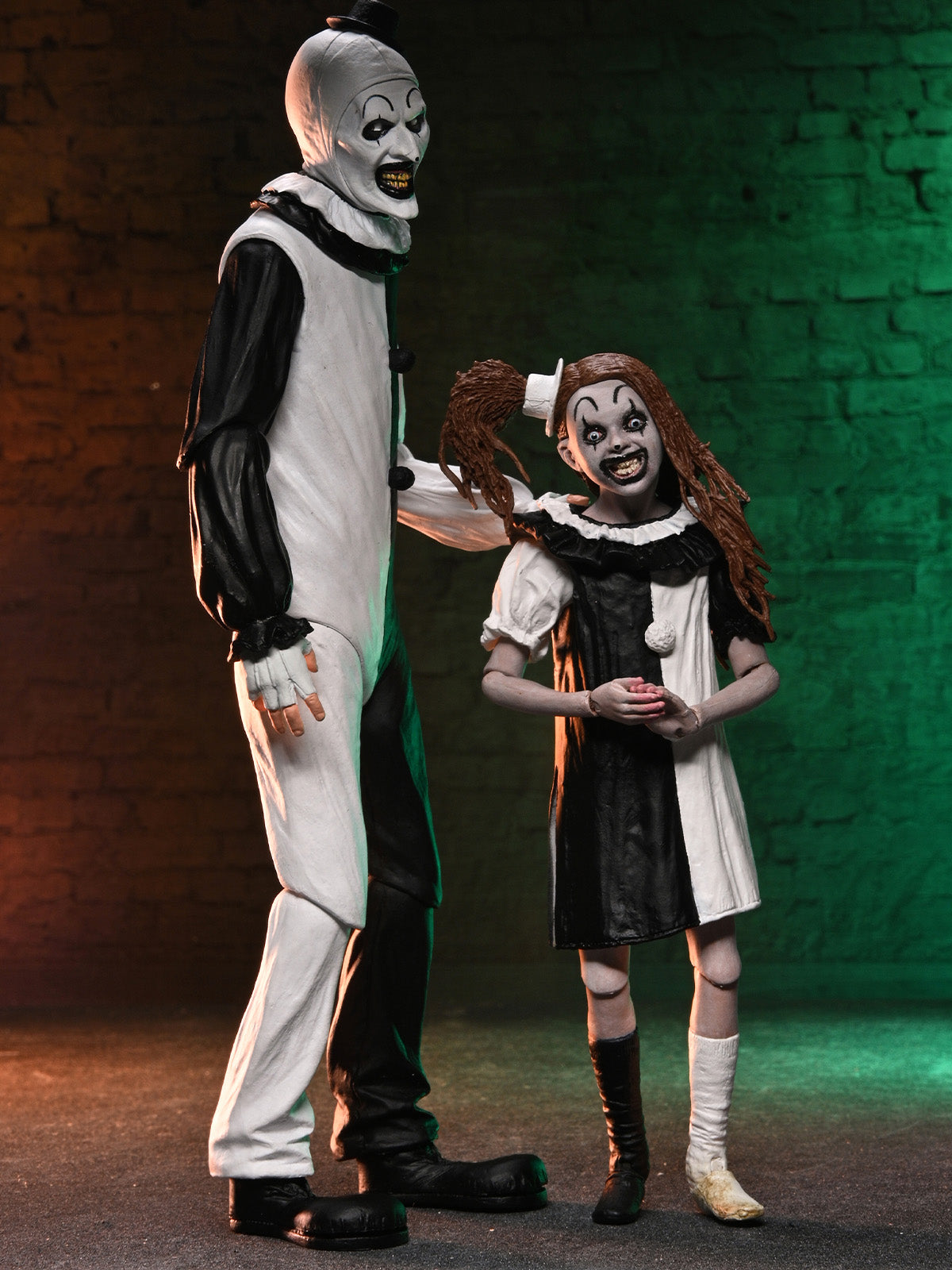 TERRIFIER - ULTIMATE ART THE CLOWN &amp; LITTLE PALE GIRL 2 PACK - 7" SCALE ACTION FIGURES