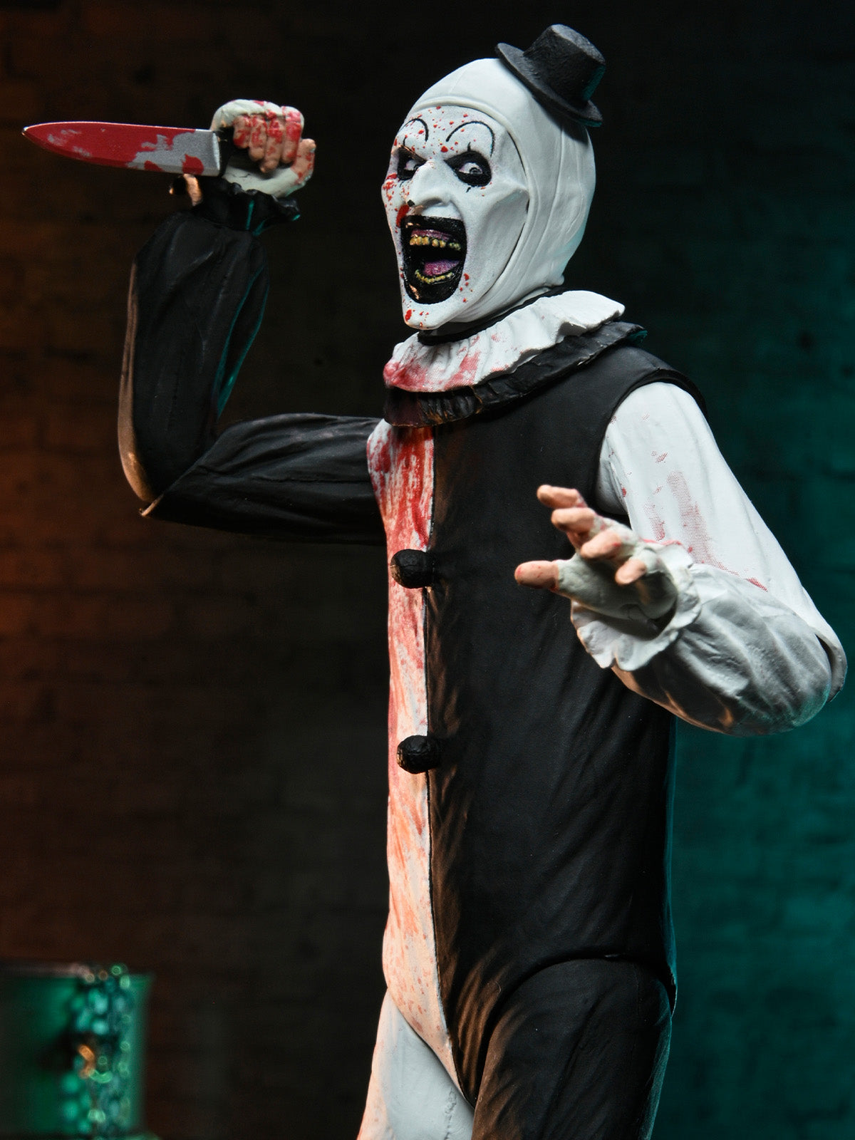 TERRIFIER - ULTIMATE ART THE CLOWN (BLOOD SPLATTERED) - 7" SCALE ACTION FIGURE