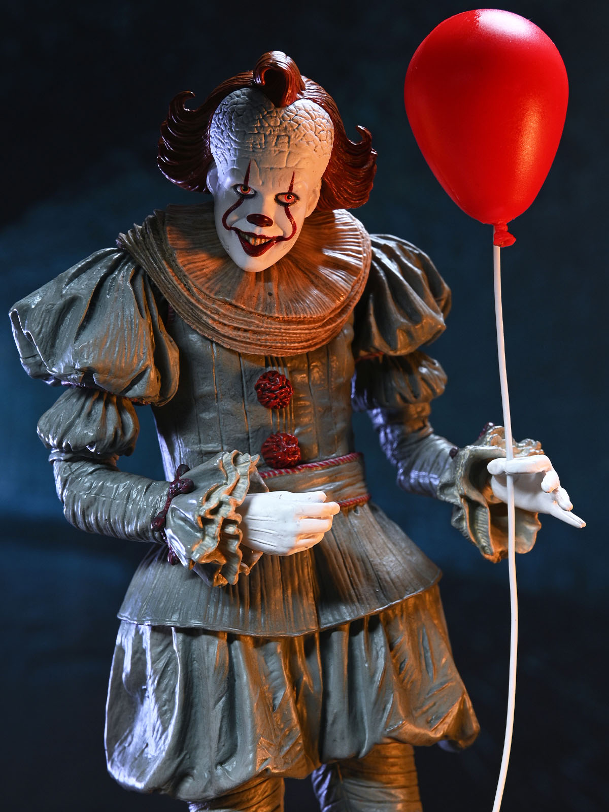 WELCOME TO DERRY ULTIMATE PENNYWISE 7" SCALE ACTION FIGURE