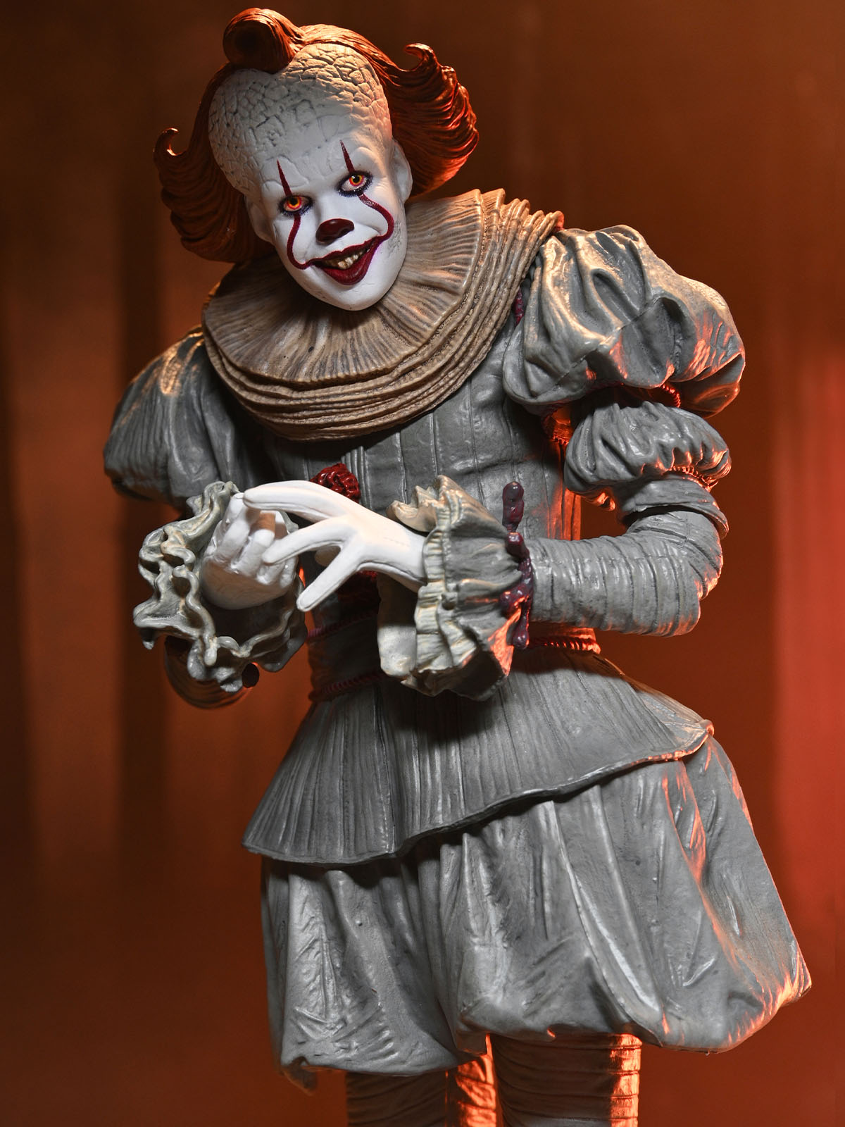 WELCOME TO DERRY ULTIMATE PENNYWISE 7" SCALE ACTION FIGURE