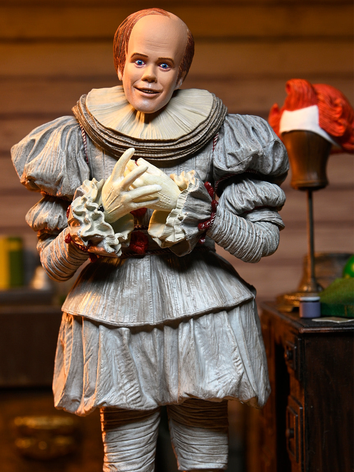 WELCOME TO DERRY ULTIMATE BOB GREY AS PENNYWISE 7" SCALE ACTION FIGURE - Side
