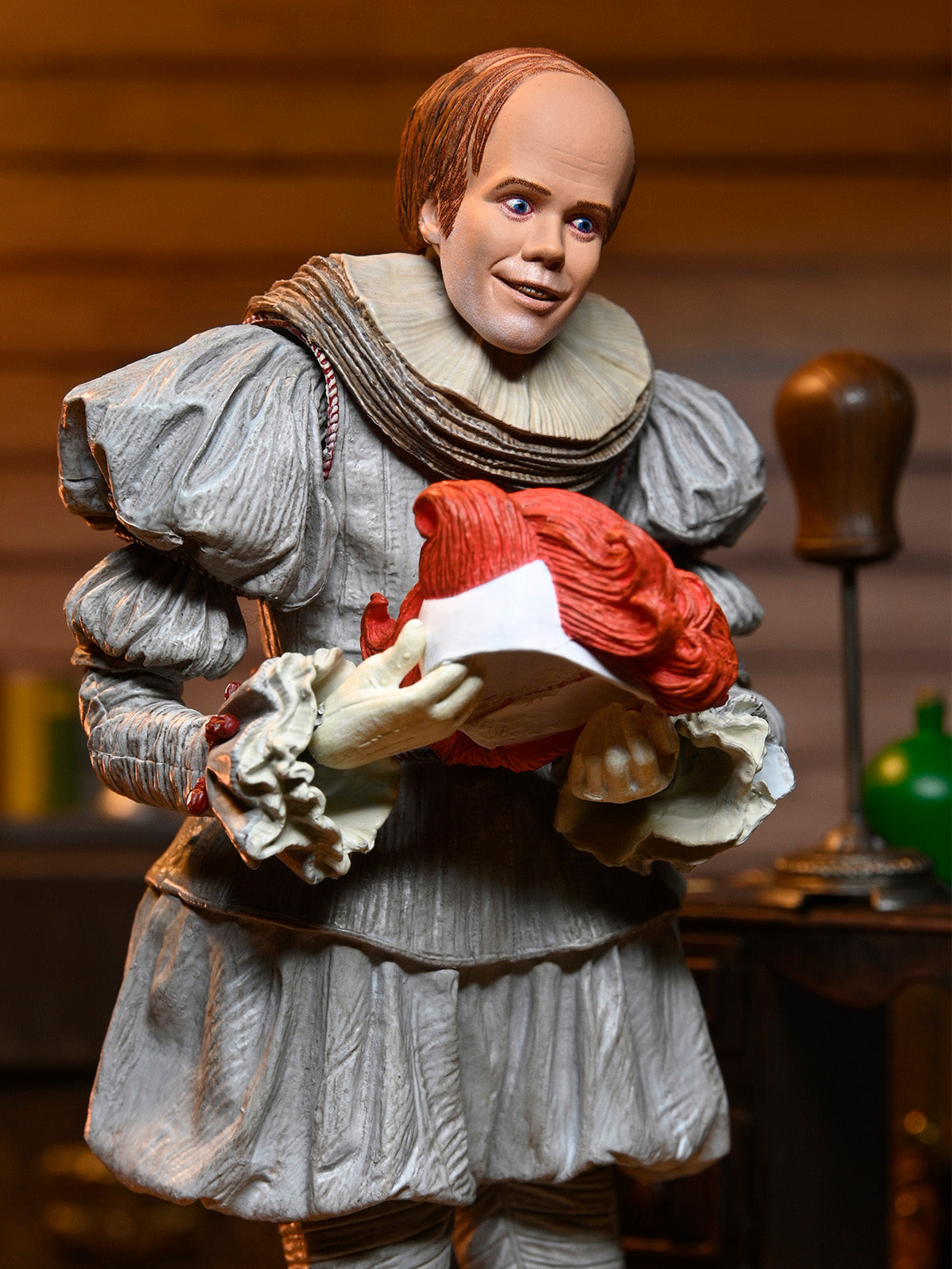 WELCOME TO DERRY ULTIMATE BOB GREY AS PENNYWISE 7" SCALE ACTION FIGURE - Back