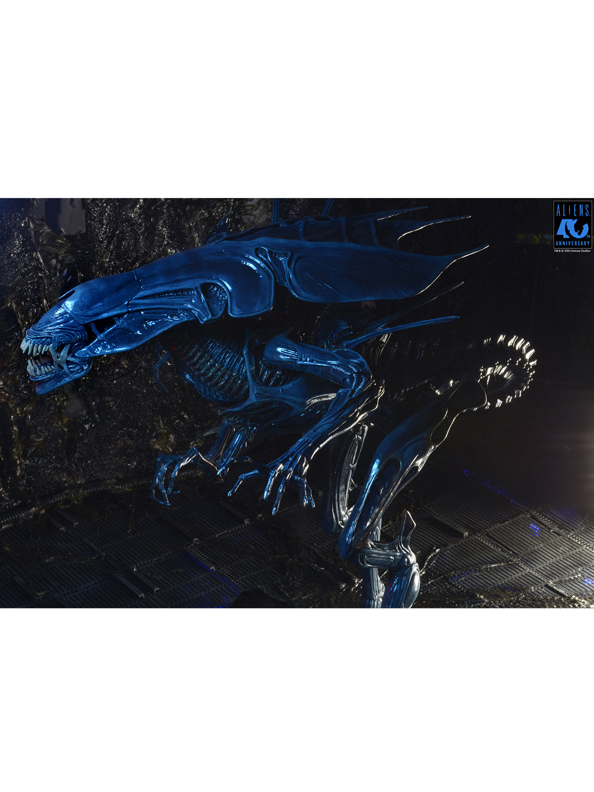 ALIENS 40TH ANNIVERSARY ALIEN QUEEN - ULTRA DELUXE BOXED FIGURE - Side