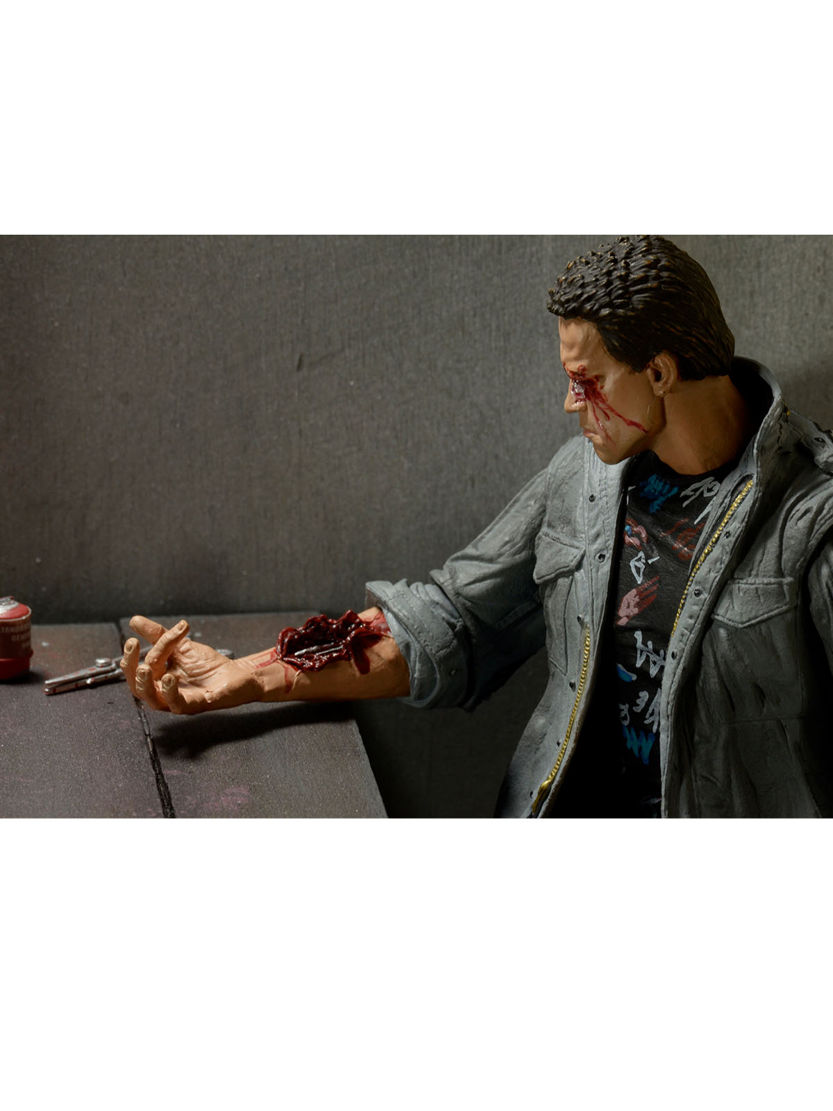 TERMINATOR ULTIMATE T-800 (TECH NOIR) 7" SCALE ACTION FIGURE - Packaging