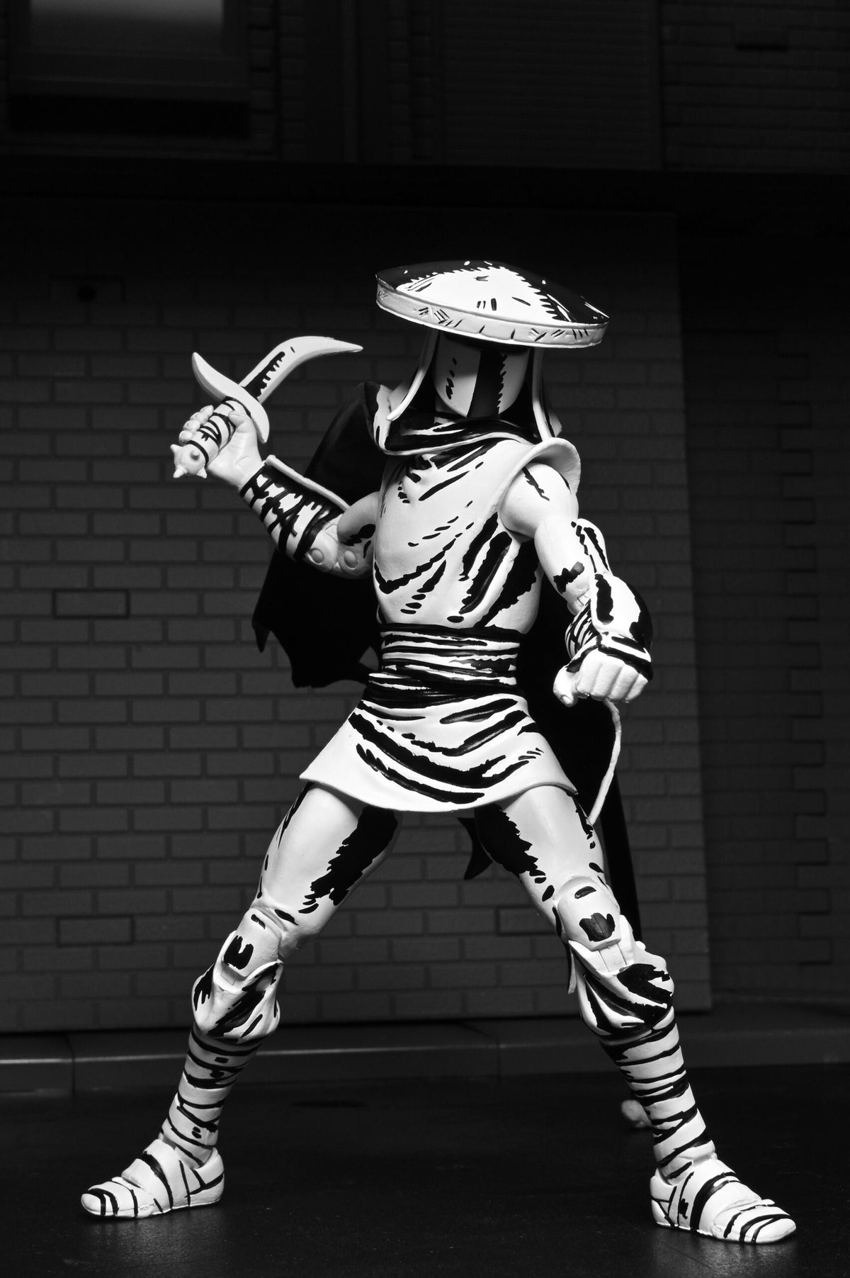 TMNT ELITE FOOT NINJA GUARD BLACK &amp; WHITE FIGURE (MIRAGE COMICS) - 7" SCALE ACTION FIGURE - Side