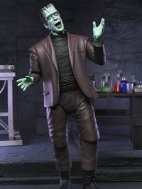 THE MUNSTERS (TV SERIES) ULTIMATE HERMAN MUNSTER - 7" SCALE ACTION FIGURE - Packaging