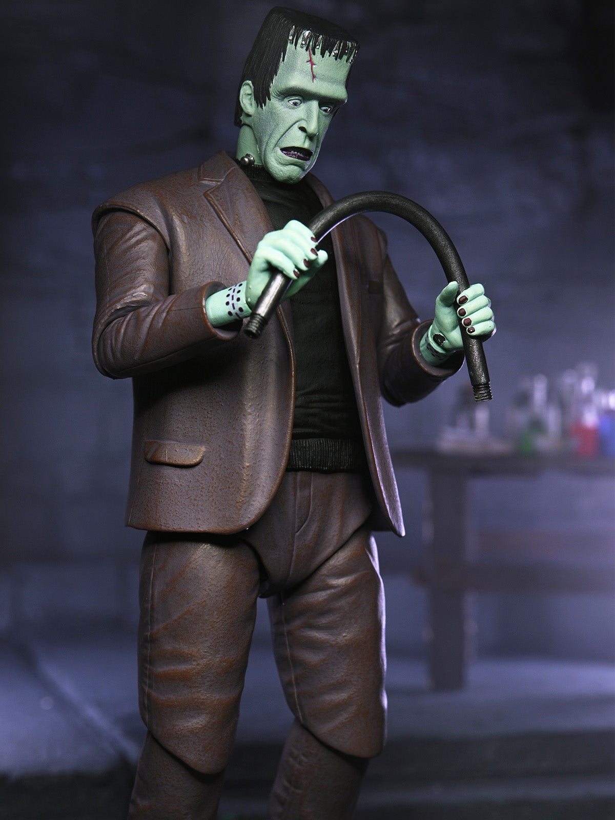THE MUNSTERS (TV SERIES) ULTIMATE HERMAN MUNSTER - 7" SCALE ACTION FIGURE