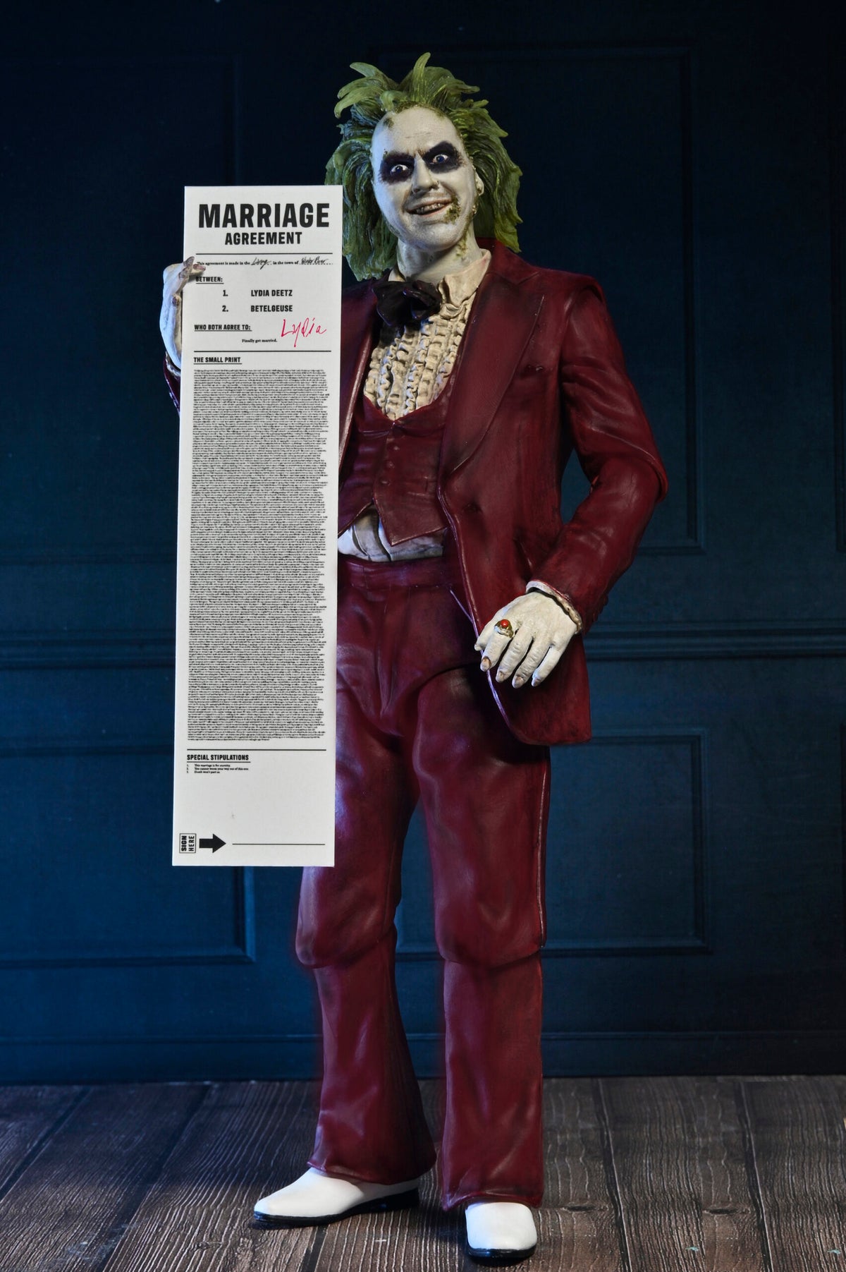 BEETLEJUICE BEETLEJUICE - ULTIMATE RED TUXEDO BEETLEJUICE - 7" SCALE ACTION FIGURE - Packaging