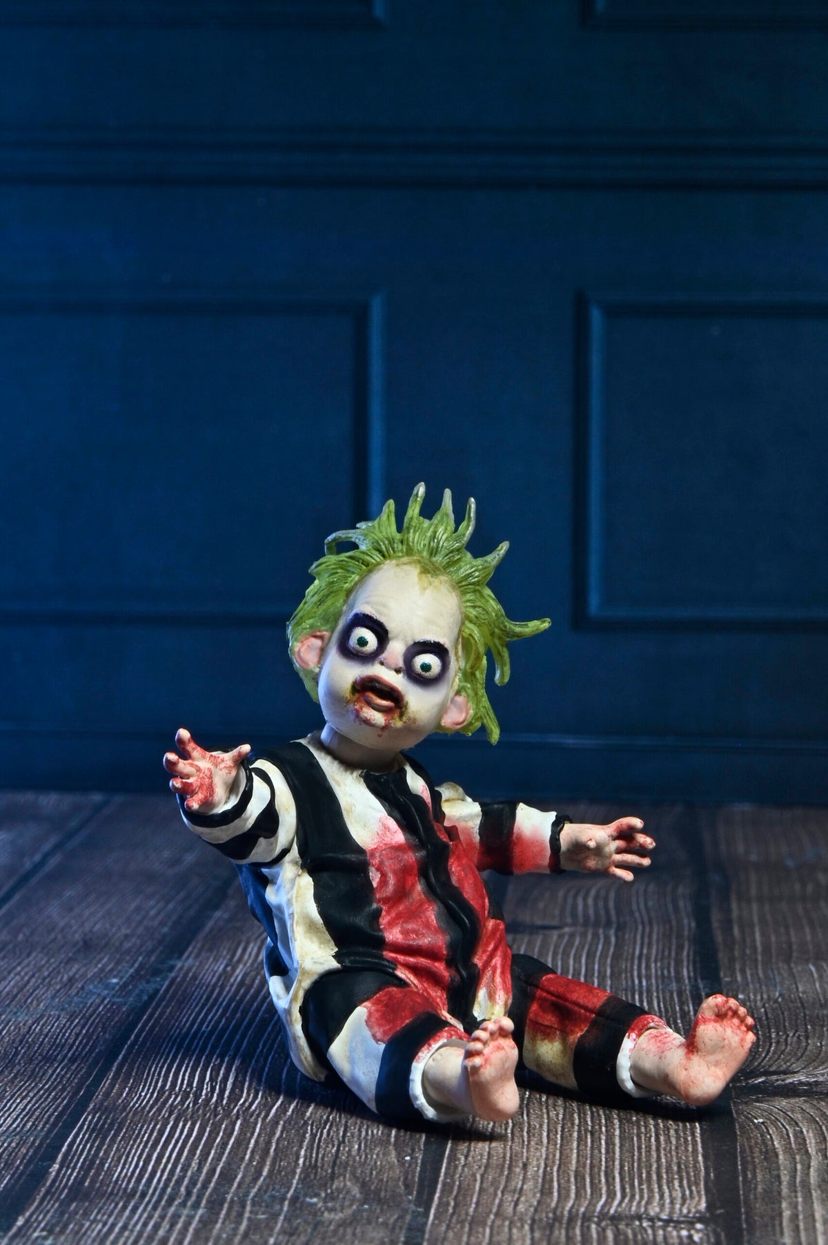 BEETLEJUICE BEETLEJUICE - ULTIMATE RED TUXEDO BEETLEJUICE - 7" SCALE ACTION FIGURE