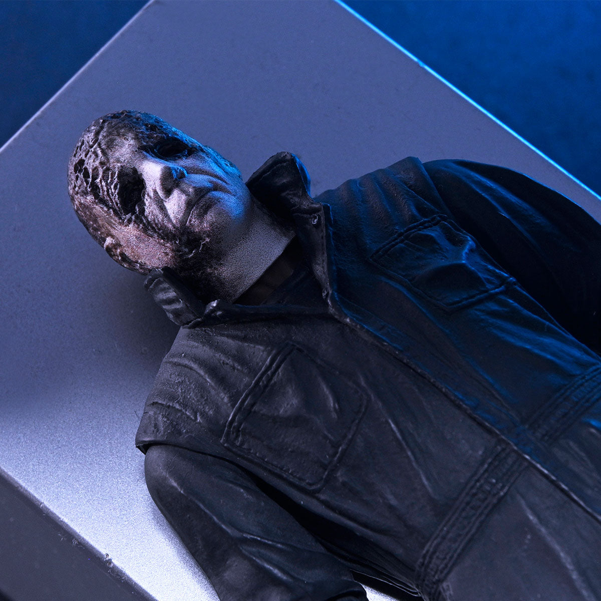 HALLOWEEN RESURRECTION: ULTIMATE MICHAEL MYERS 7" SCALE ACTION FIGURE