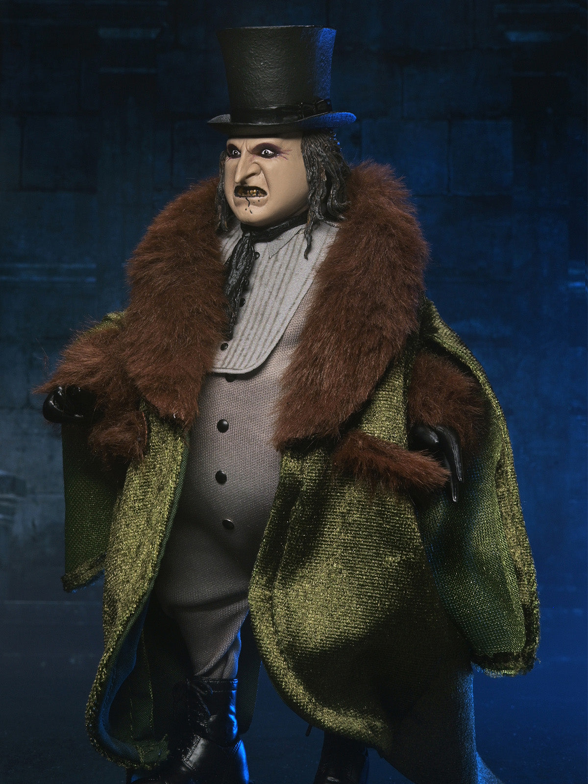 DC COMICS THE PENGUIN (BATMAN RETURNS) - 8" SCALE CLOTHED ACTION FIGURE - Back