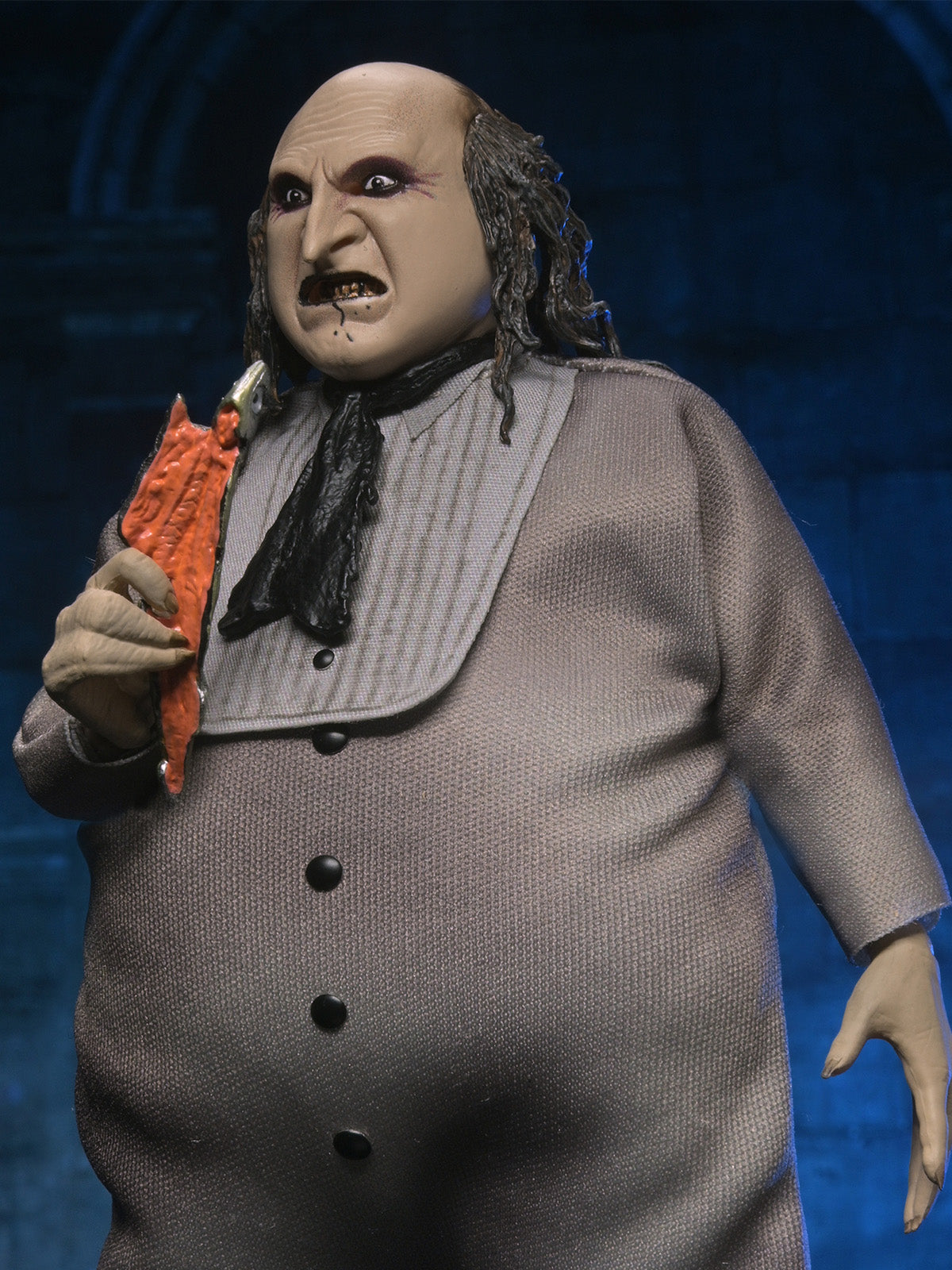 DC COMICS THE PENGUIN (BATMAN RETURNS) - 8" SCALE CLOTHED ACTION FIGURE - Packaging