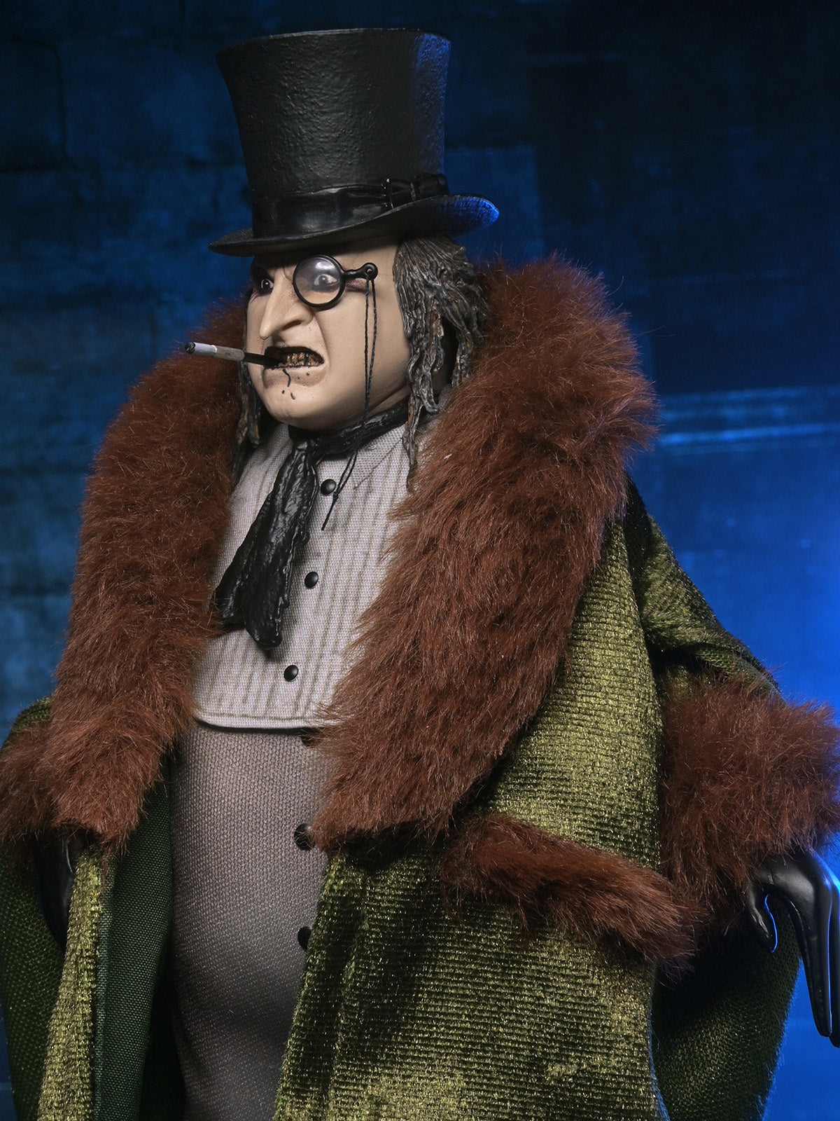 DC COMICS THE PENGUIN (BATMAN RETURNS) - 8" SCALE CLOTHED ACTION FIGURE - Side