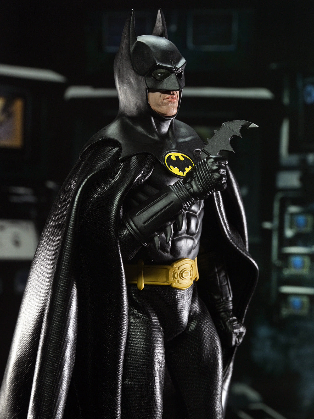 DC COMICS BATMAN (1989 FILM) - 8" SCALE CLOTHED ACTION FIGURE - Side