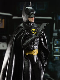 DC COMICS BATMAN (1989 FILM) - 8" SCALE CLOTHED ACTION FIGURE - Side