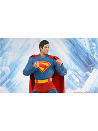 SUPERMAN (2025) DC COMICS - 1/4 SCALE ACTION FIGURE - Side